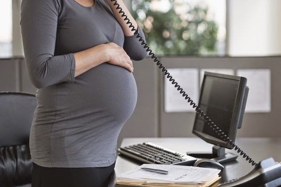 गर्भवती महिला कर्मचारियों से अन्याय क्यों 