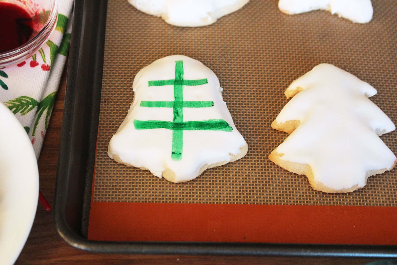 Kylee's Kitchen Painting Plaid Christmas Cookies