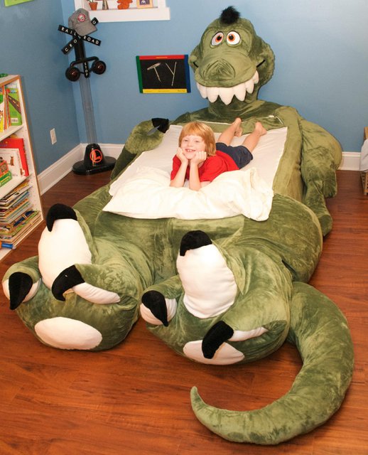 Trés Chic: Dinosaur Bed