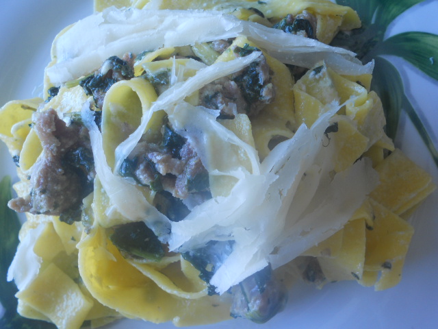 pappardelle spinaci ,pancetta e raspadura