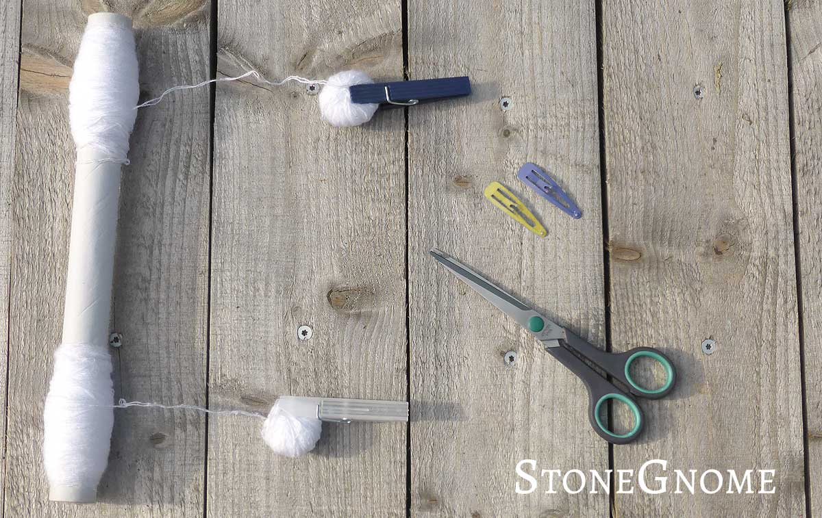 Guide Splitting Yarn StoneGnome