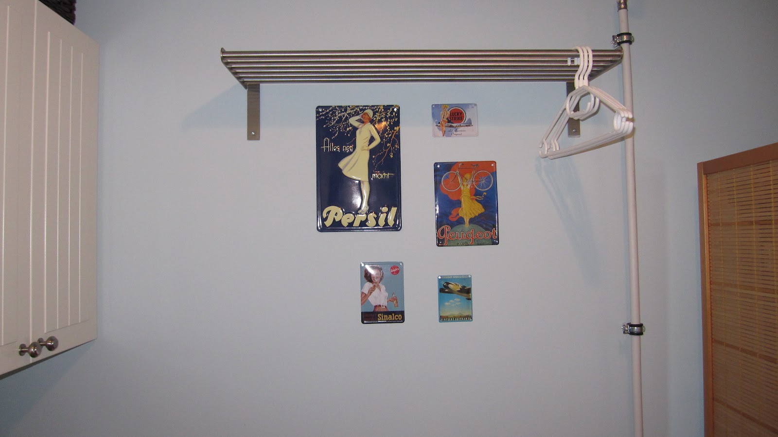 Kleines gelbes Haus: Hauswirtschaftsraum mit IKEA Küchenschränken