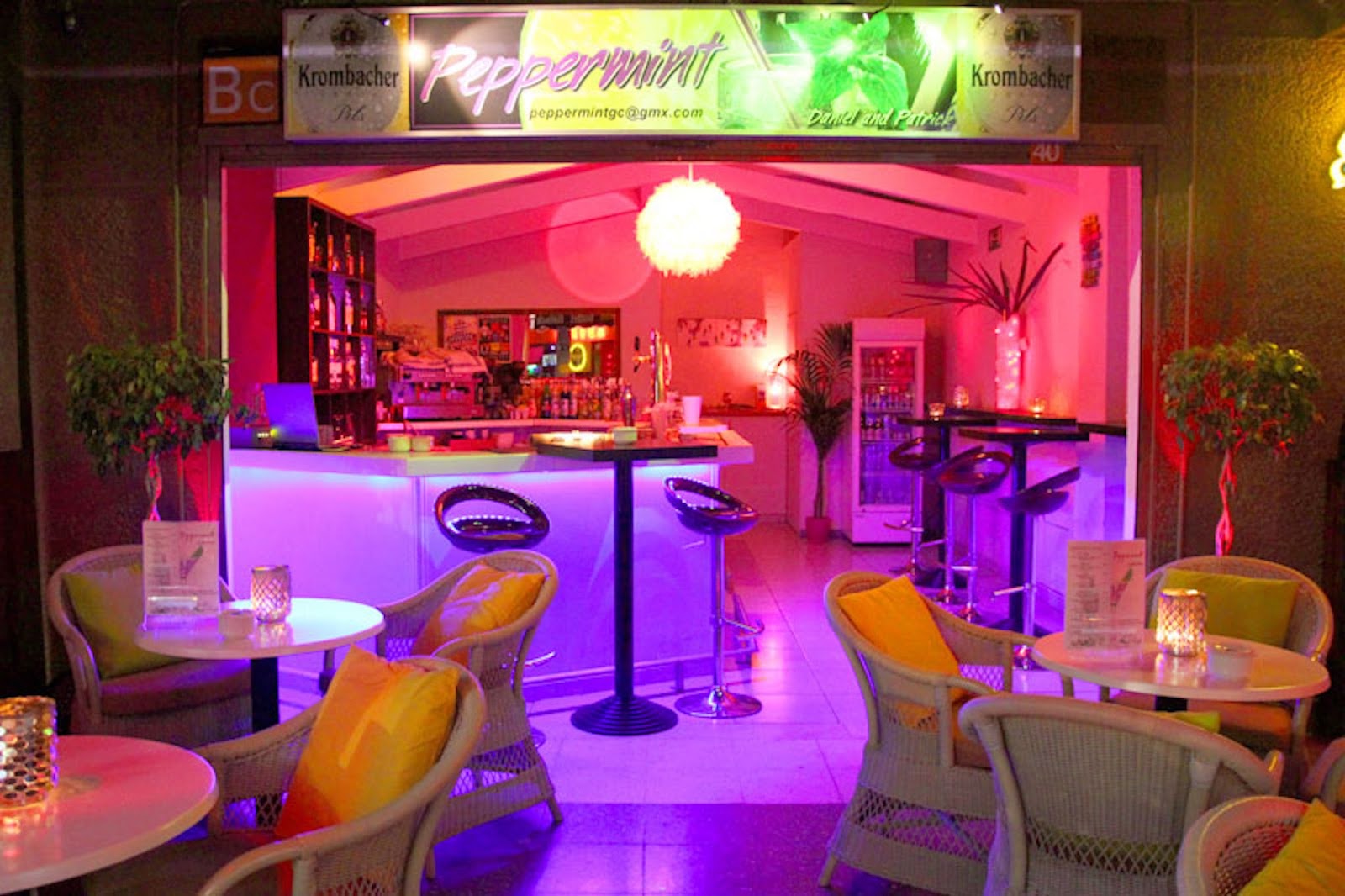 G. DAVID PERALTA PEPPERMINT COCKTAIL BAR EN MASPALOMAS, UN ESTILO