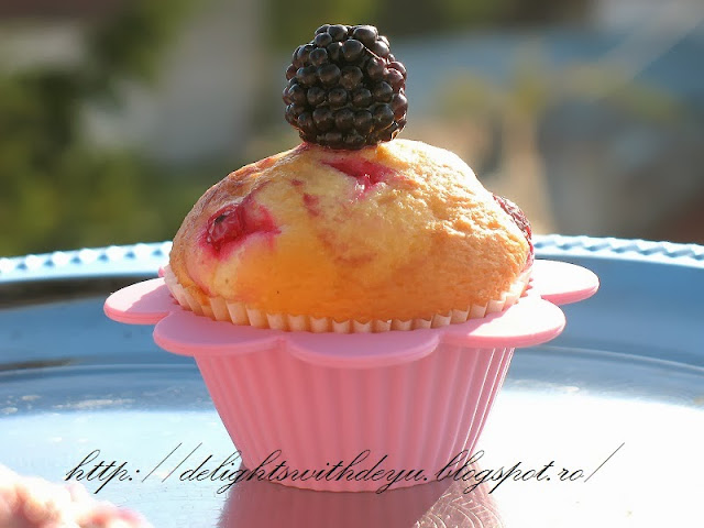 Muffins cu fructe de padure