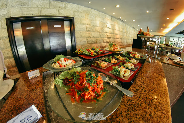 Dining at The Taaras Redang Beach Spa Resort - Buffet breakfast dinner and a la carte the beach brasserie 