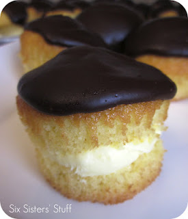 Super Delicious Boston Cream Pie Cupcakes from sixsistersstuff...click pic for recipe