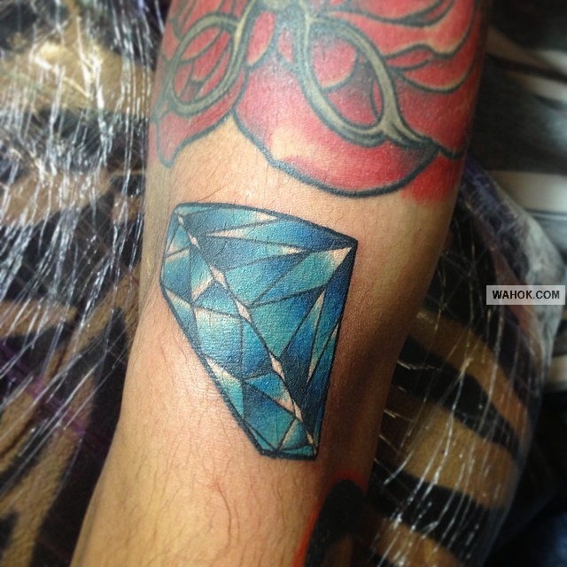 23 Gambar Tato Keren Diamond Kristal Terbaru Paling Unik