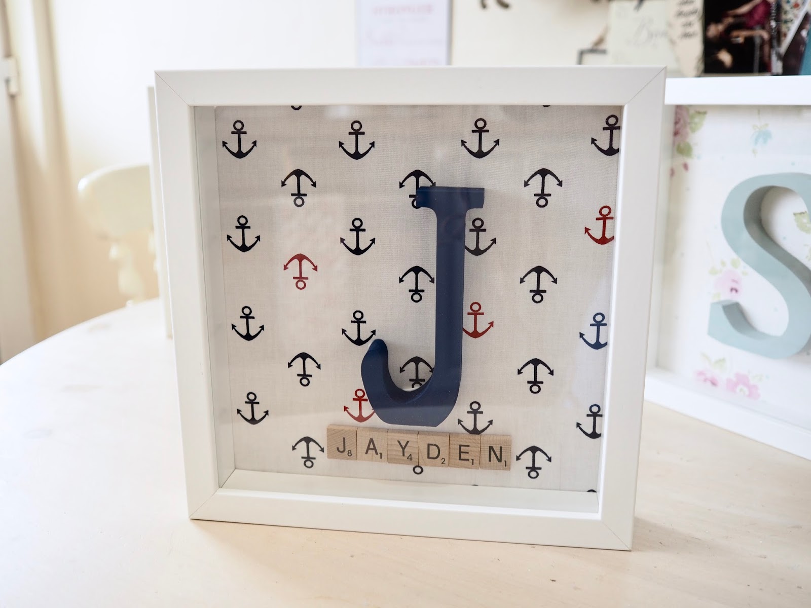 Video Ikea hack, How to make a shadow box/box frame Dainty Dress Diaries