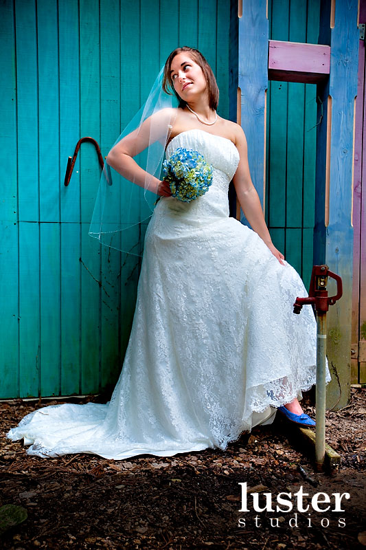 Tyricka's blog: Bride 39s strapless taffeta wedding dress and ...
