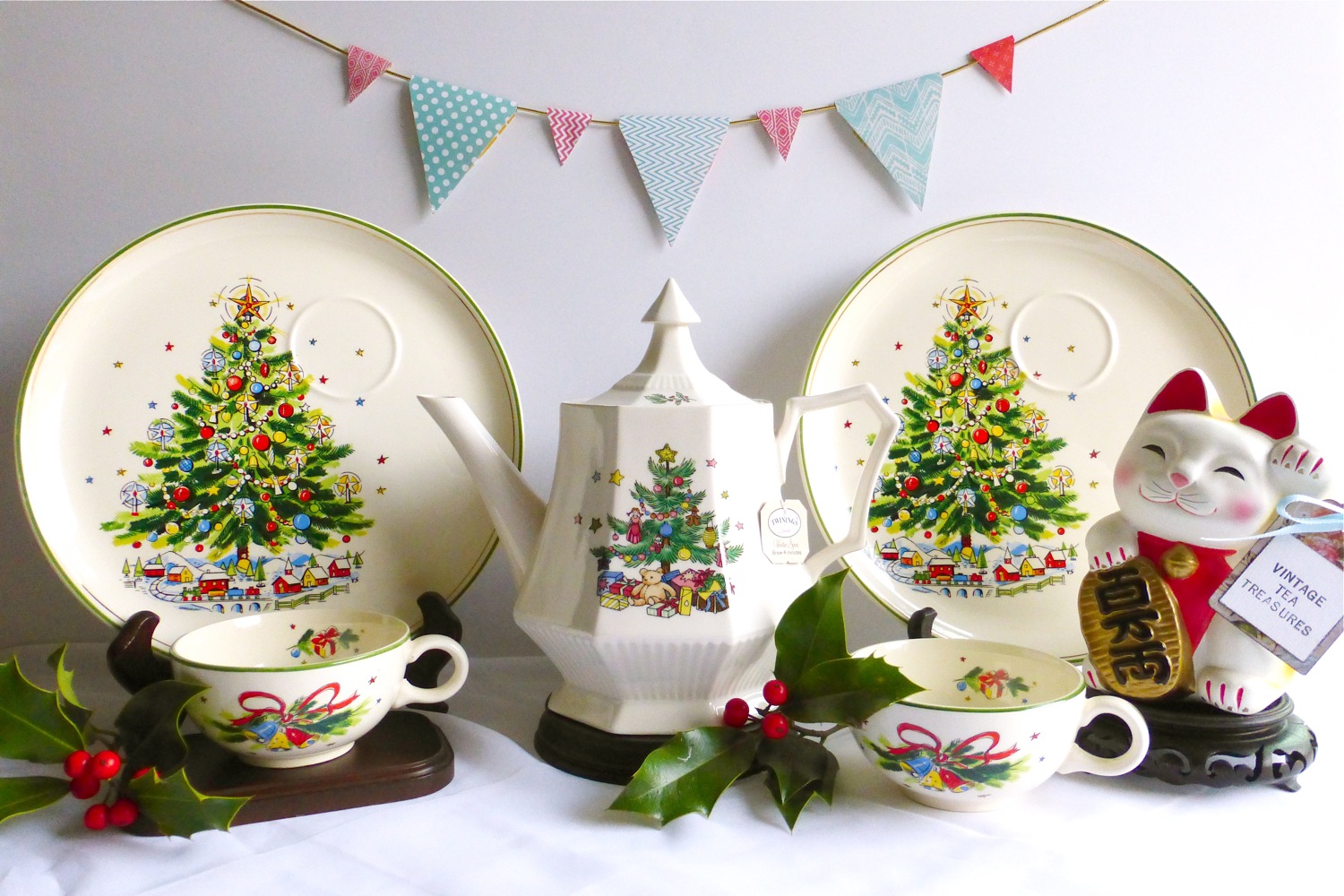 Vintage christmas tea set Clearance