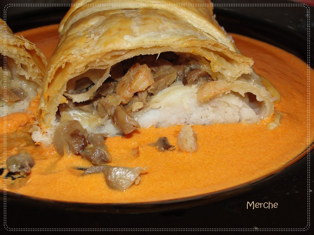 MI COCINA AL SUR: HOJALDRE RELLENO DE MERLUZA CON GAMBAS Y CHAMPIS EN