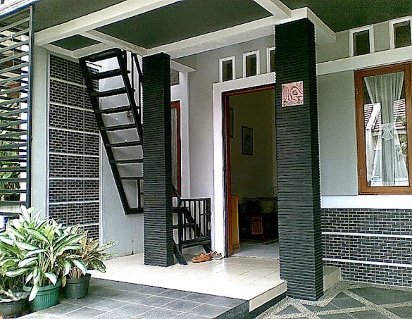 Desain Teras Rumah - Desain Teras Rumah Minimalis 2013 - Kali ini tampilan hunian minimalis semakin indah jika anda memberikan beberapa material kayu pada bagian terasnya.