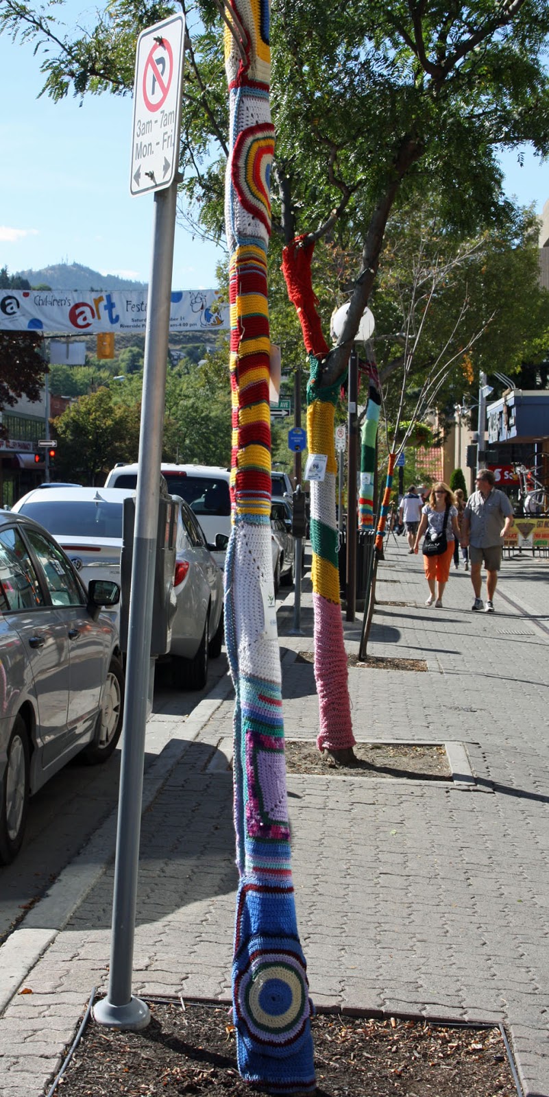 knotsewcute yarn bombing in the "loops" 2013