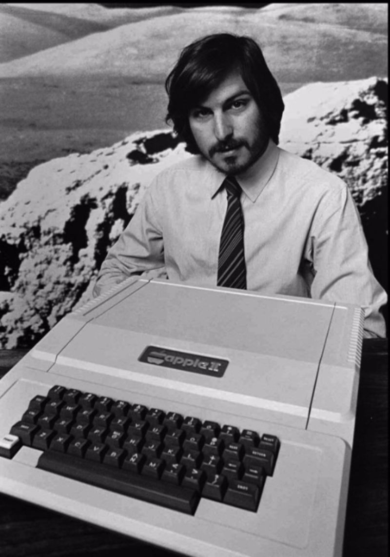 30 Fascinating Photographs of a Young Steve Jobs in the 1970s and 1980s