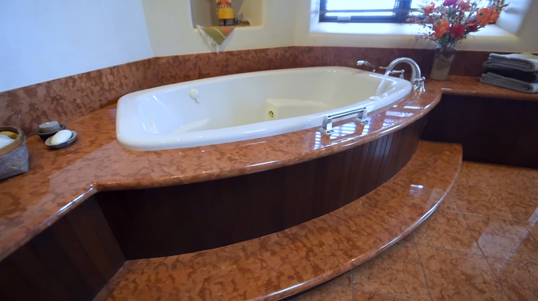 Tour 2 Indian Pony, Santa Fe Luxury Home vs. 29 Interior Design Photos