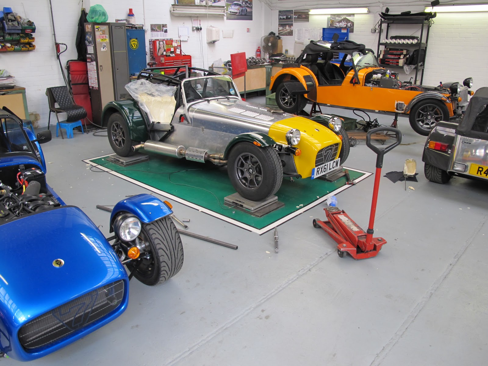 Caterham Academy 2012 Build Race Preparation, Handling Day and Test Day (Playing Catchup)