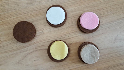 DIY Play Food - felt chocolate cookies with filling - tutorial and pattern DIY Play Food - felt chocolate cookies with filling - tutorial and pattern
