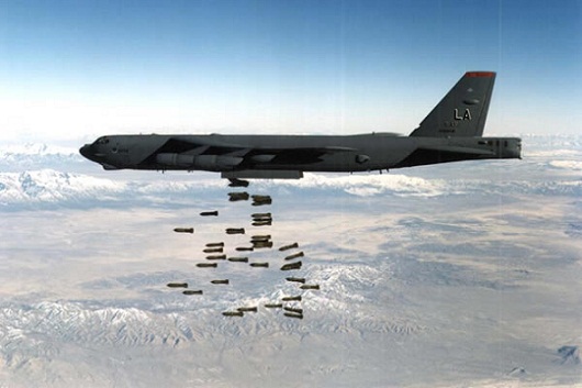 Pesawat+Bomber+B-52.jpg (530×353)
