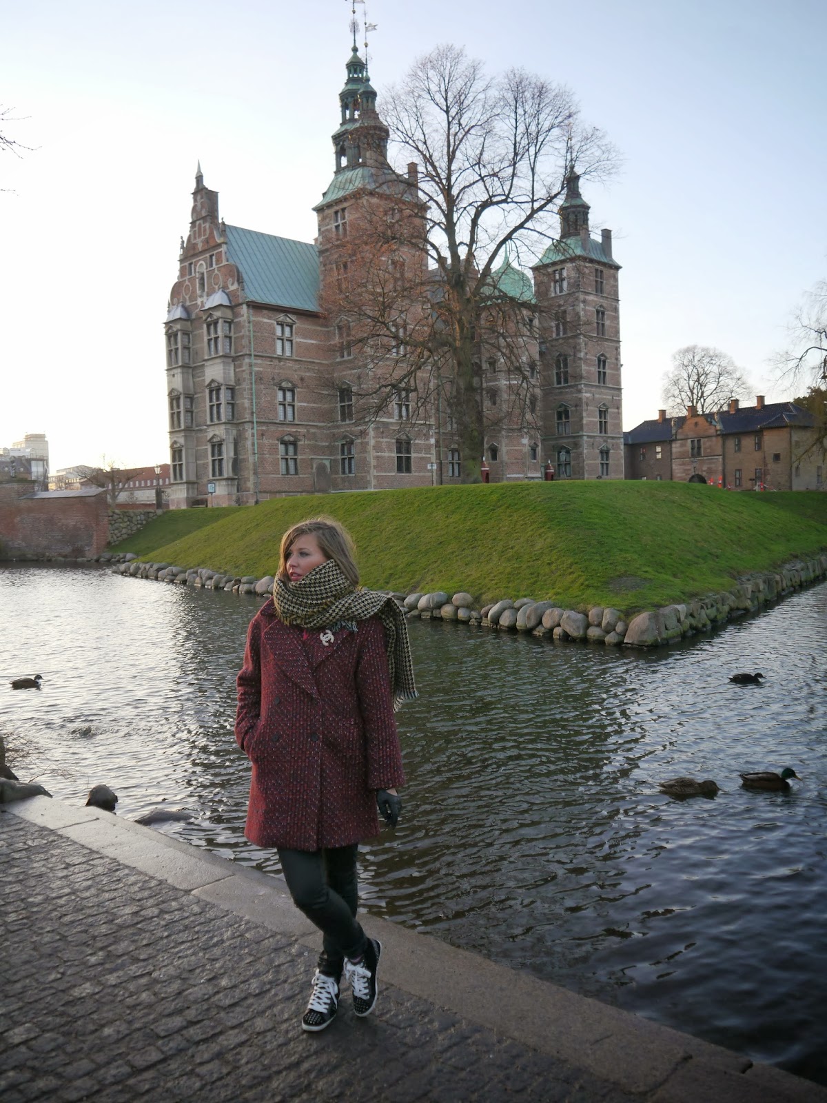 Copenhagen diary/OOTD next to the Rosenborg Castle