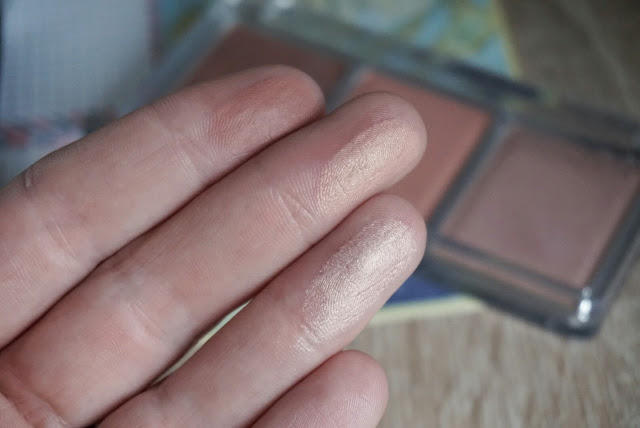 Catrice Blush Artist Shading Palette Swatch Catrice Blush Artist Shading Palette Swatch