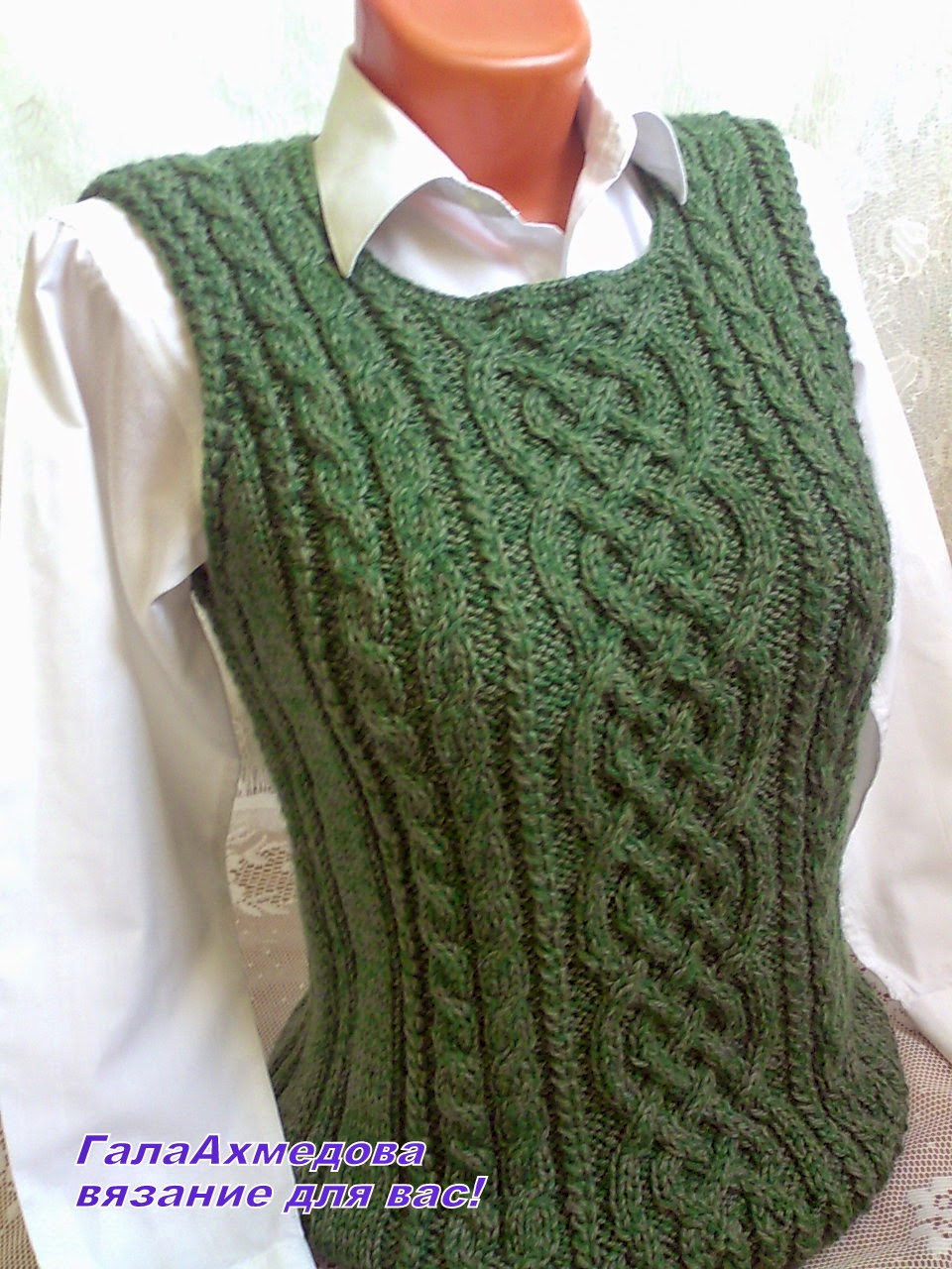 Мастерская Голубка: Женский вязаный жилет ручной работы "Офисный стиль"