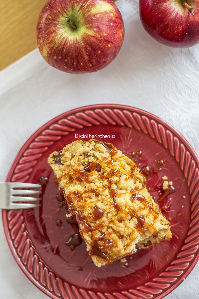 Dila In The Kitchen Karamel Soslu Elmalı Crumble Kek (Apple Crumble