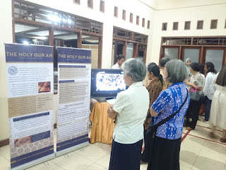 Al-Quran dalam 38 Bahasa Dunia Dipamerkan di Pameran Kitab Suci Lintas Iman Yogyakarta Al-Quran dalam 38 Bahasa Dunia Dipamerkan di Pameran Kitab Suci Lintas Iman Yogyakarta