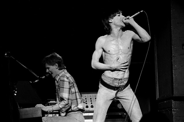 David Bowie Et Iggy Pop Photo Original Artiste 23 Rare and Candid Snapshots of David Bowie and Iggy Pop During the
