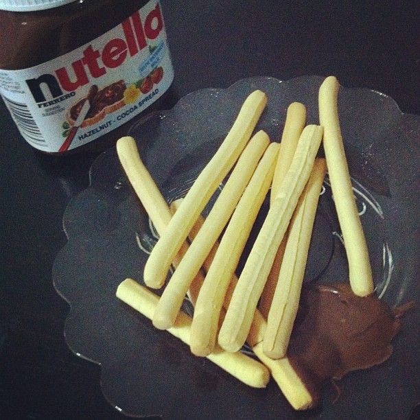 Bittersweet Chocos Nutella and Pretzel sticks