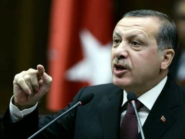 Ο Ερντογάν μηνύει το κράτος που… κυβερνά