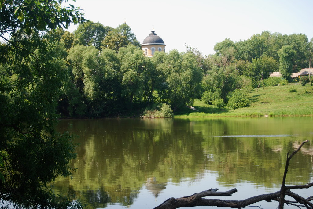 Загородный парк звездный. Тихий парк зеленый. В старом загородном парке тихо. Подъемник в загородном парке. Загородный парк раньше.