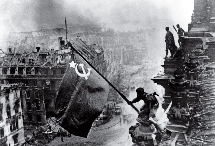 #32 Raising A Flag Over The Reichstag, Yevgeny Khaldei, 1945 - Top 100 Of The Most Influential Photos Of All Time #32 Raising A Flag Over The Reichstag, Yevgeny Khaldei, 1945 - Top 100 Of The Most Influential Photos Of All Time