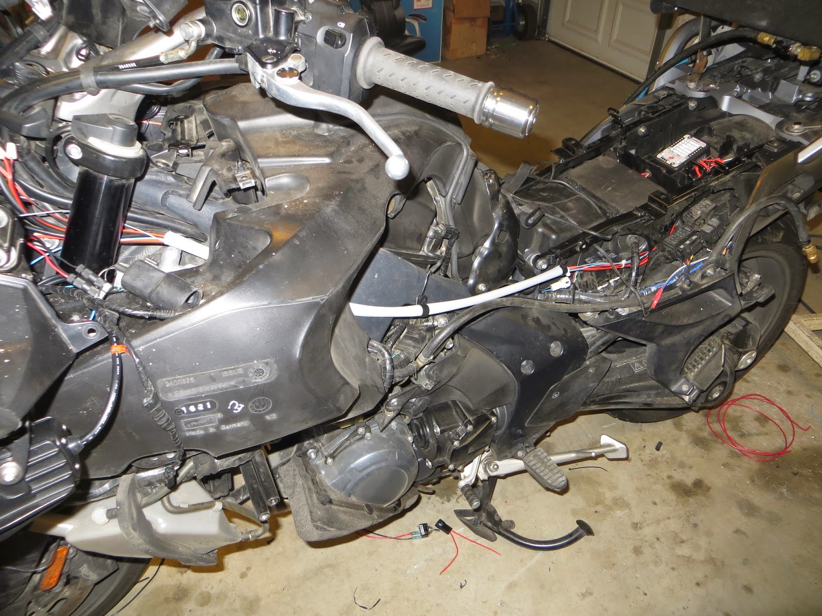 Pete's Place Adding Accessory Circuits to the Triumph Trophy SE