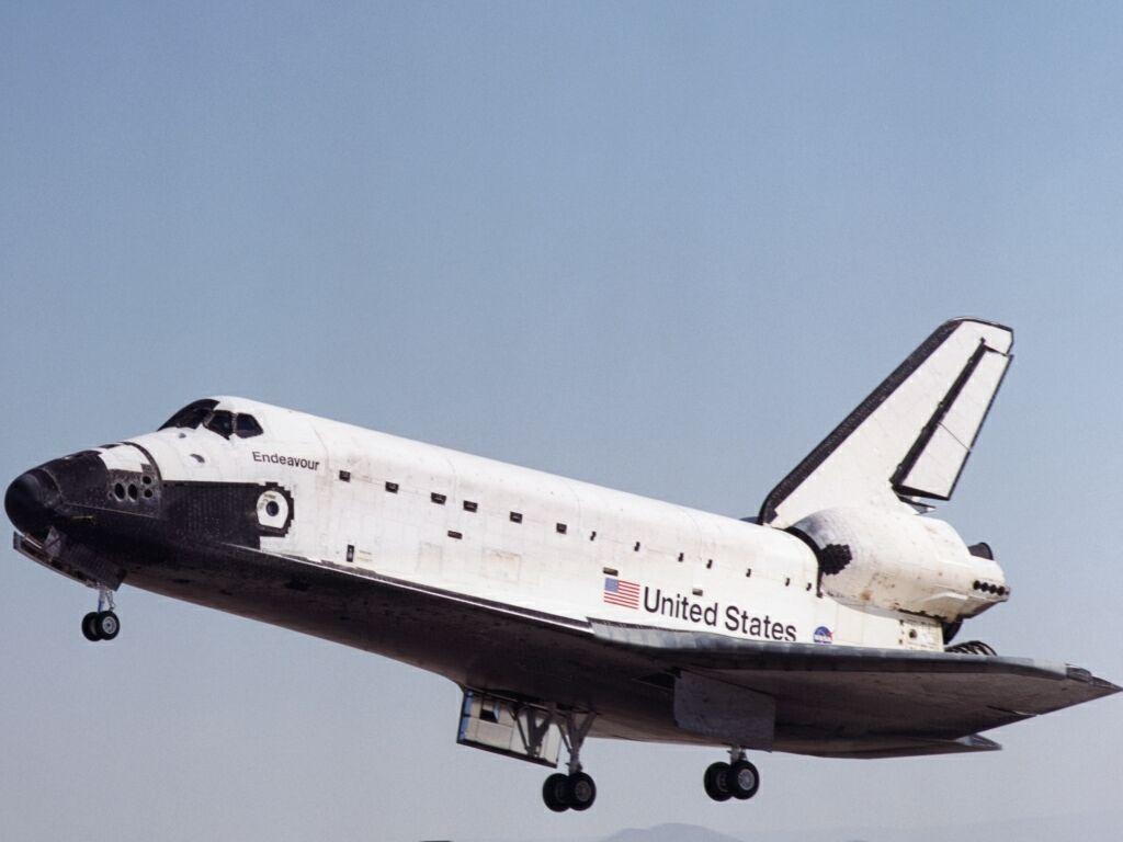 Endeavour Landing Okay Wallpaper