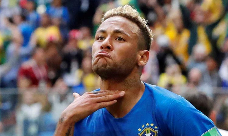 'Sou criticado por tudo. Essa encheção não é mais para mim', desabafa Neymar