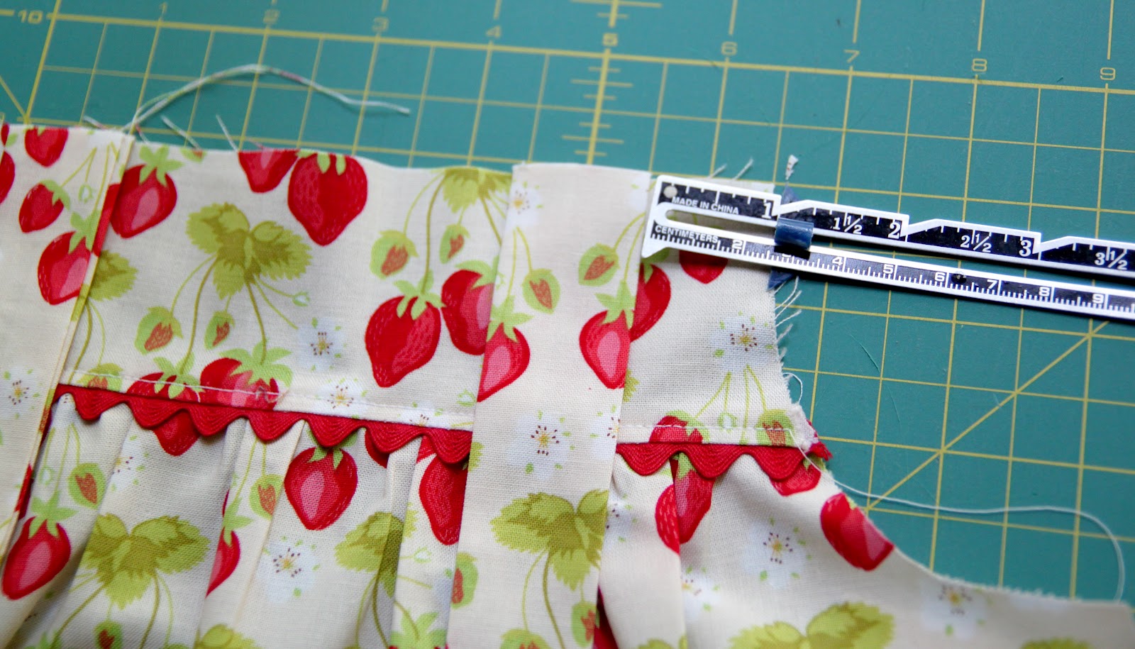 Summer Picnic Dress Free PDF Pattern and Tutorial The Cottage Mama