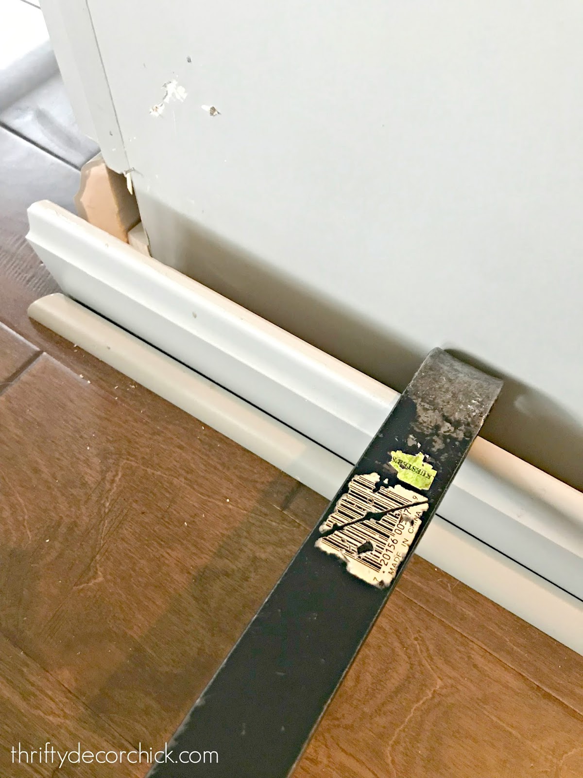 How to remove baseboards