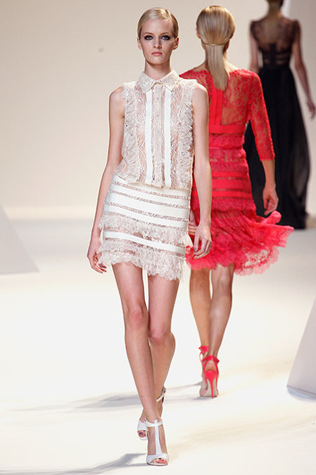 Couture Carrie: Lovely Lace Dresses