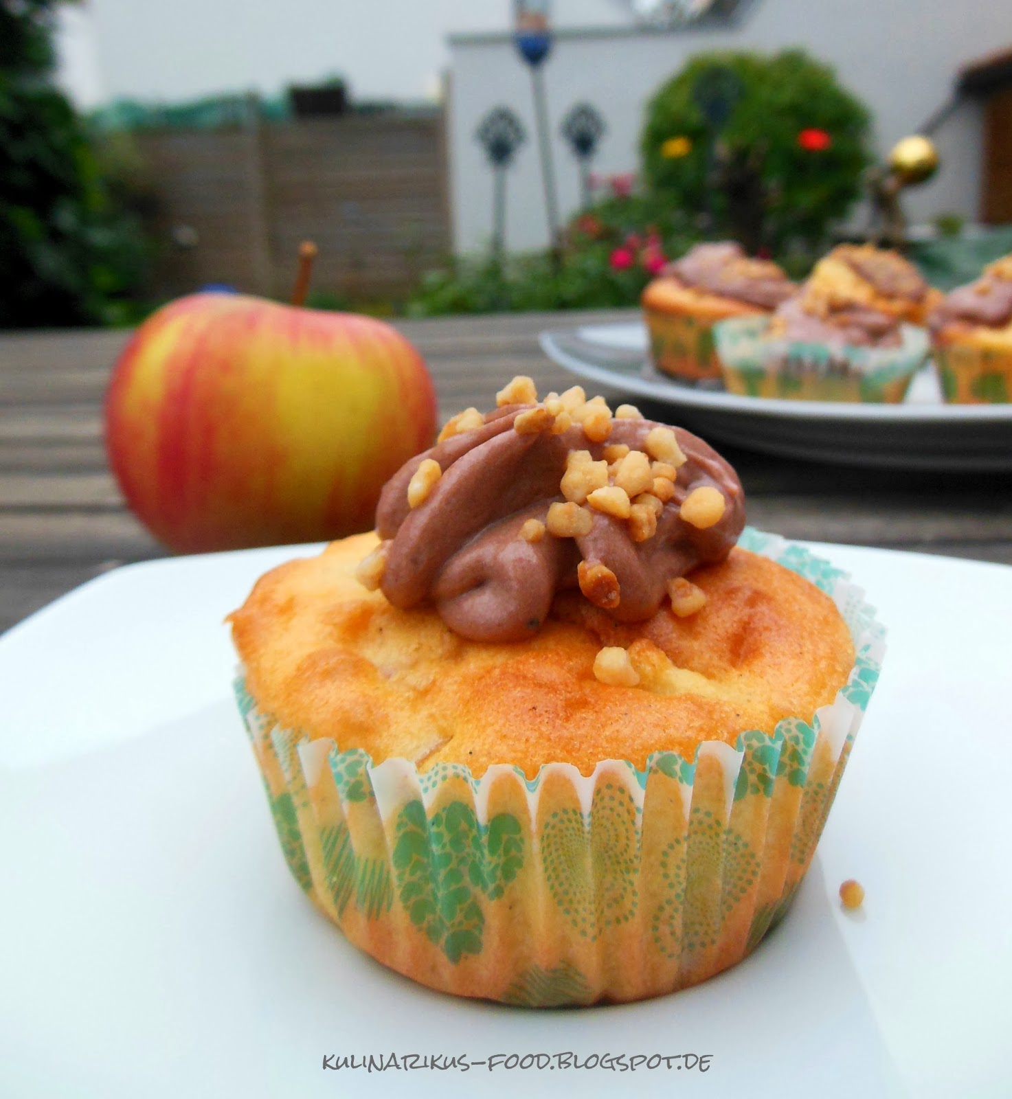 Kulinarikus: Apfel-Vanille-Cupcakes mit Schokocreme-Topping und ...