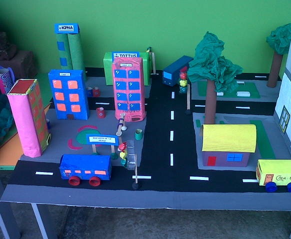 Manualidades para niños con material reciclado: bosques, parques y granjas