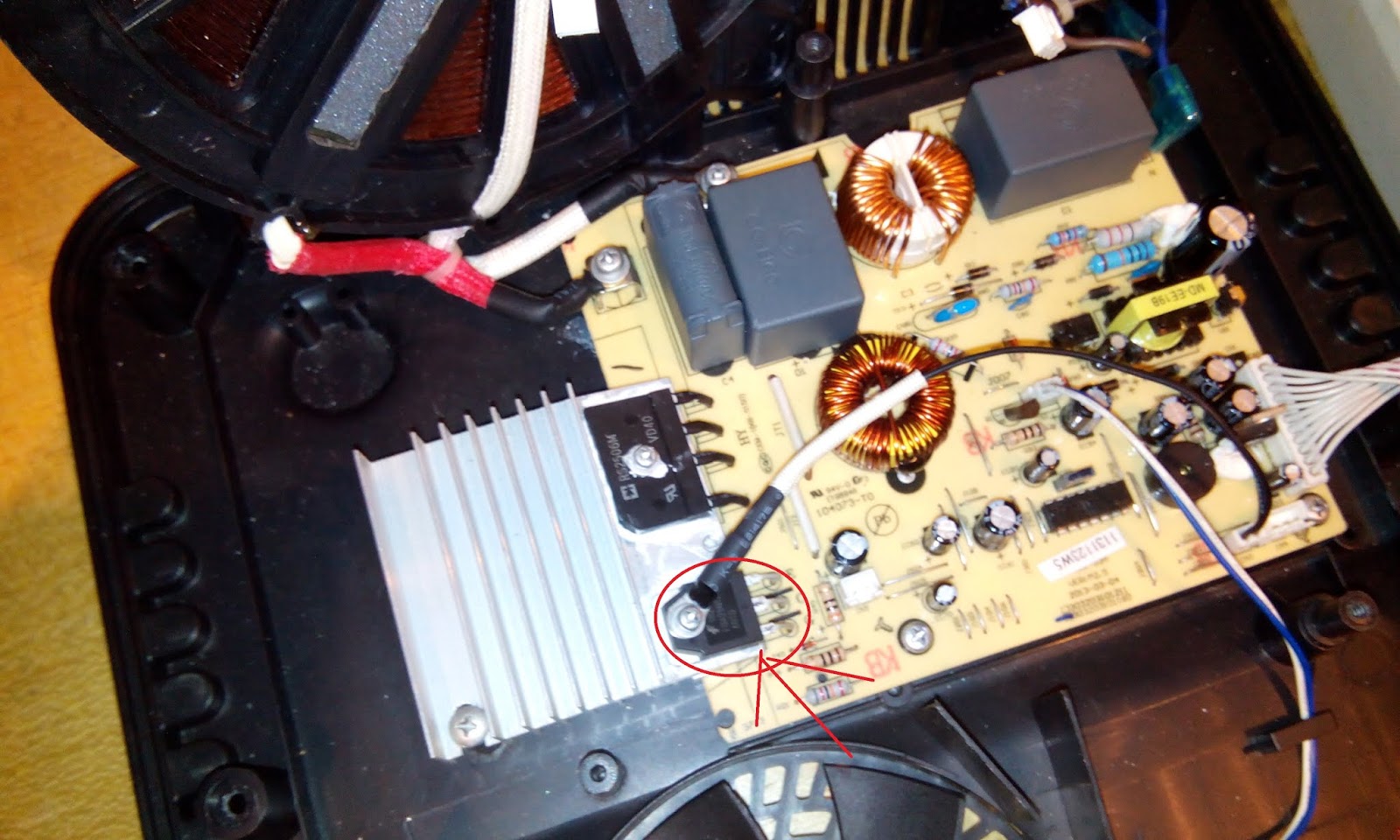 Life Begins at Forty Baiki Electrolux ETD33SF Table Top Induction Cooker