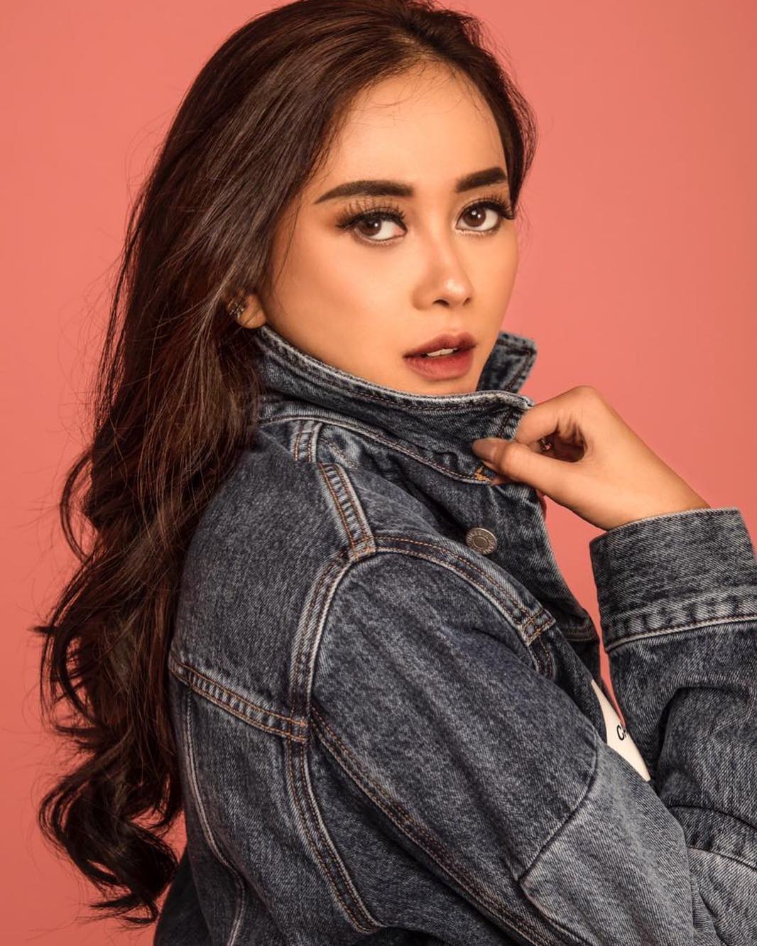 Aura Kasih Photoshoot Seksi Terbaru 2018 - ZONA ARTIS LAGI