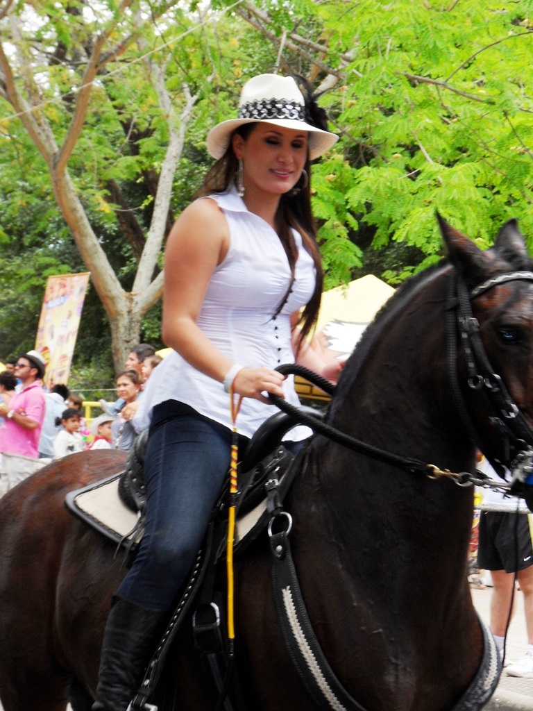 Neiva Huila Colombia: FOTOS CABALLOS CABALGATA DE MUJERES
