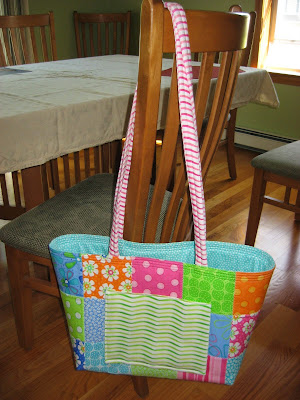 Hooked on Needles: Back in the Sewing Room! ~~ A Big Happy Summer Tote Bag