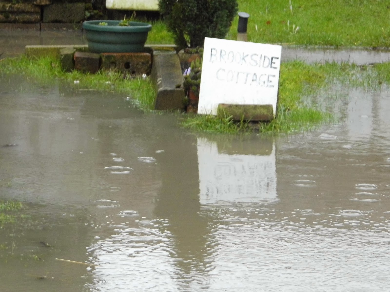 Old Buckenham blog: Flooding in Old Buckenham...