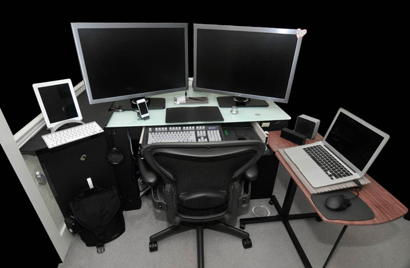 18 Computer stations truly amazing