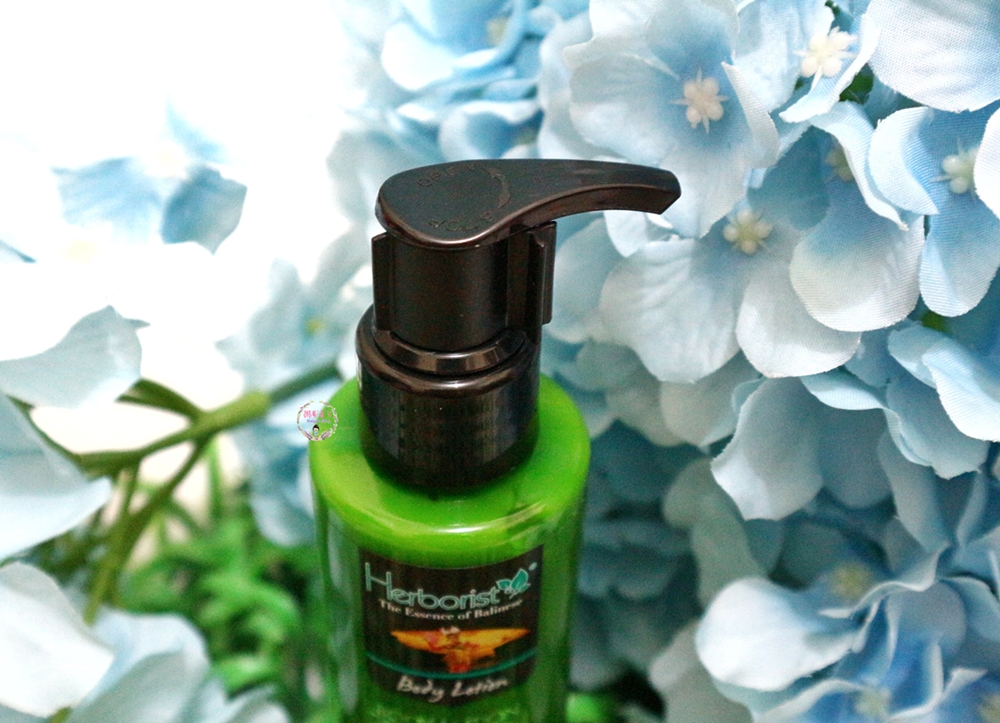 Kulit Lembab dan Halus dengan Herborist Body Lotion Zaitun Mei's