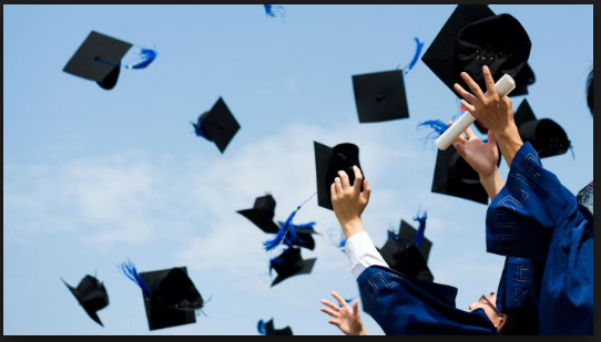 Contoh pidato acara perpisahan mahasiswa Wisuda