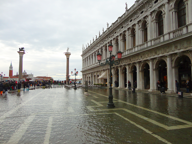 První podzimní acqua alta v Benátkách. Gumáky s sebou, Benátky, vysoká voda, 