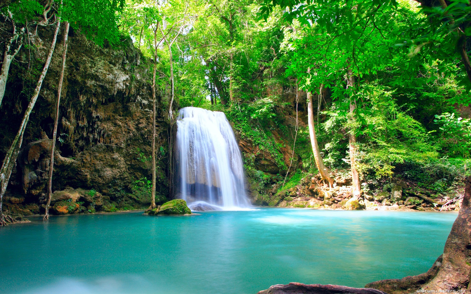 Beautiful Scenic Waterfall Hd Wallpaper Wallpapersqu